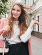 Peau du visage granuleuse : que faire ?