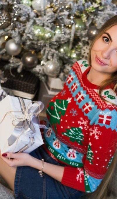 Quelle jupe porter avec un pull de Noël pour femme ?