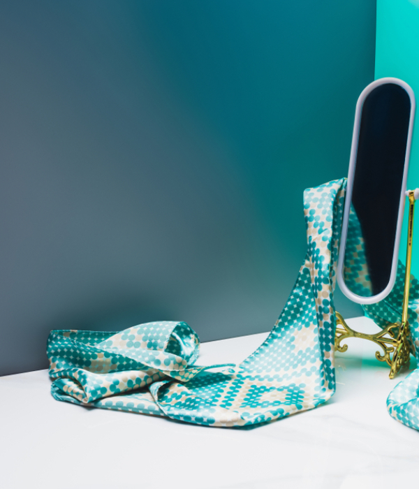 Top foulard : comment le porter cet été ?