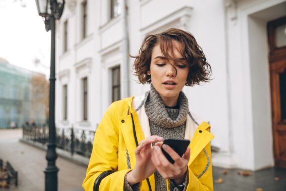 L’imperméable : la pièce maîtresse qui sauve le style