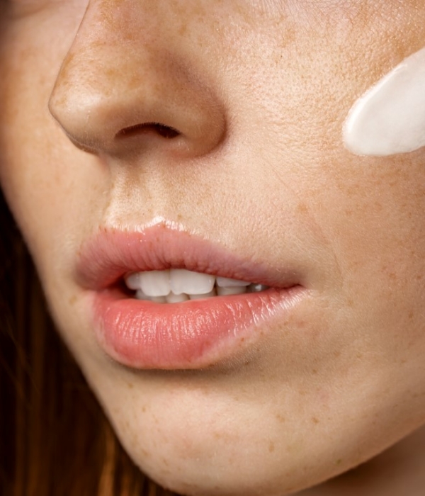 Taches de rousseur, brunes, mélasma ou grains de beauté : comment différencier ces pigmentations de la peau ?