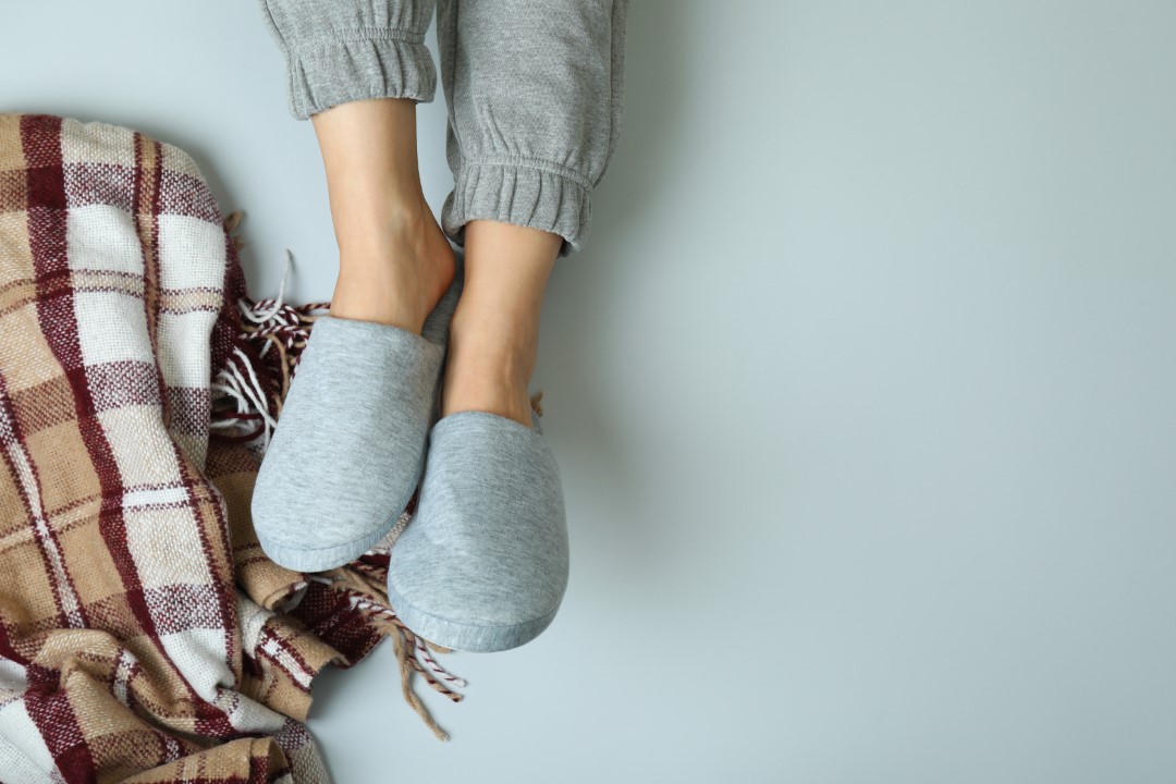 Le renouveau des pantoufles traditionnelles dans la mode féminine actuelle (2)