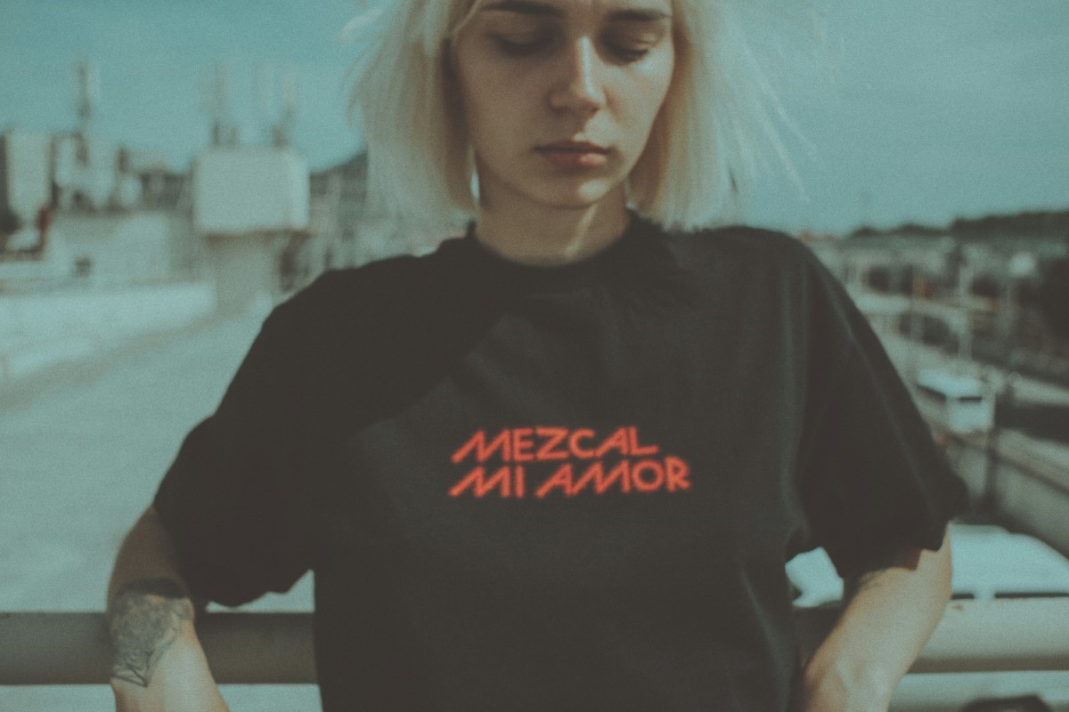 Comment aborder le mythique look Indie Sleaze en 2025 (3)